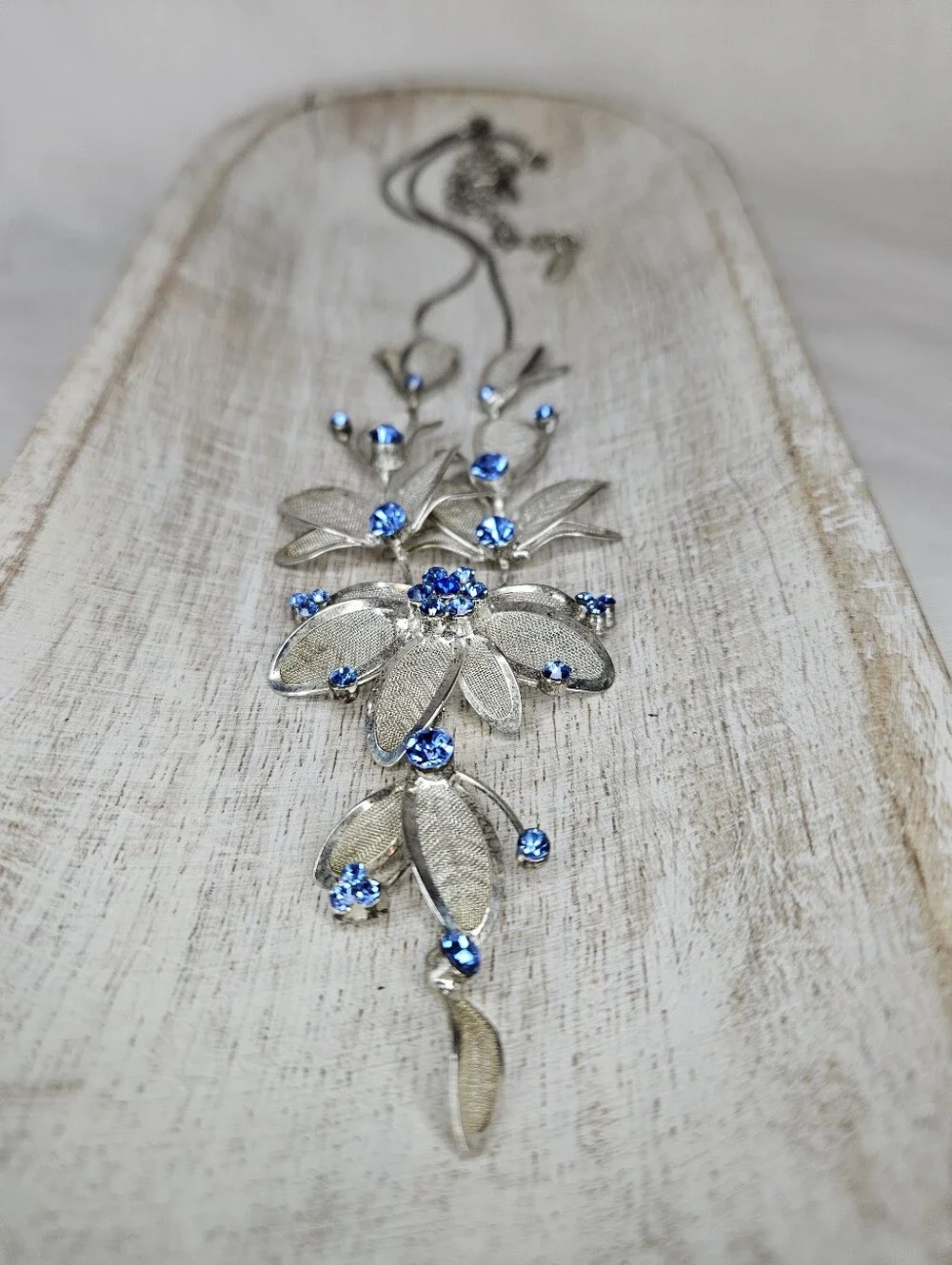 Rosemarie Collections Silver Mesh Leaf Floral Statement Bib Necklace Blue Gem